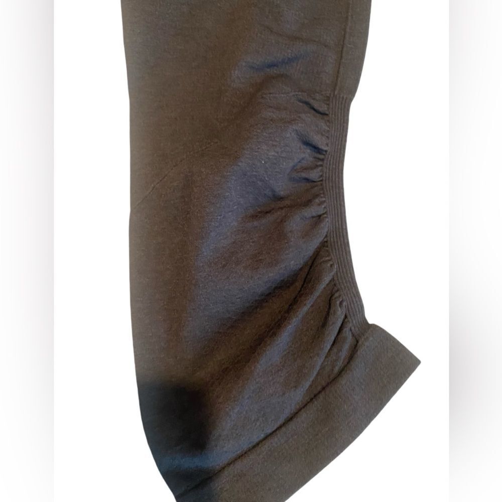 Women’s maternity pants | Ingrid & Isabel seamless active knee pants grey NWT M. - Picture 3 of 8